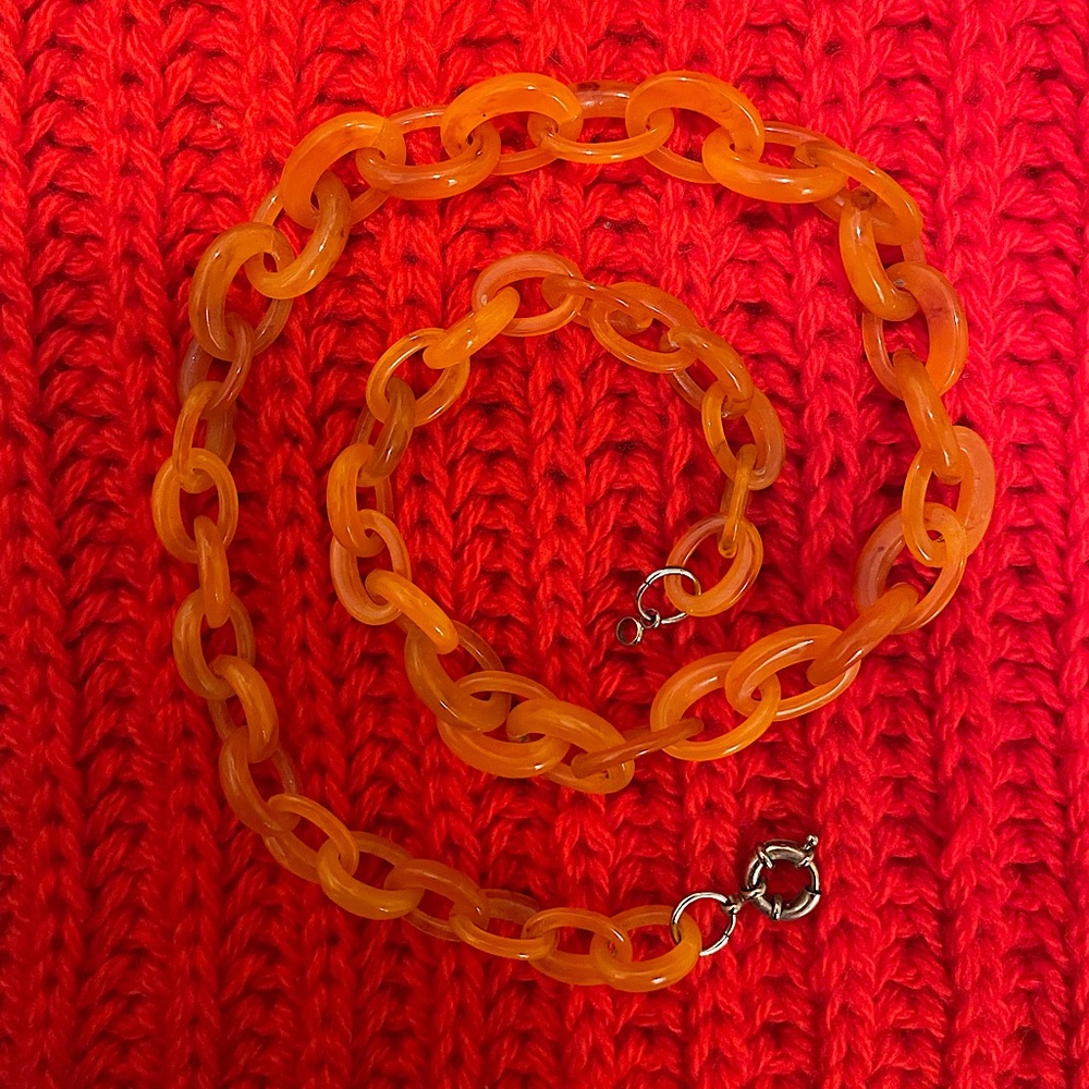 SOLD Offline: Cute J.Crew Acrylic Chain Necklace